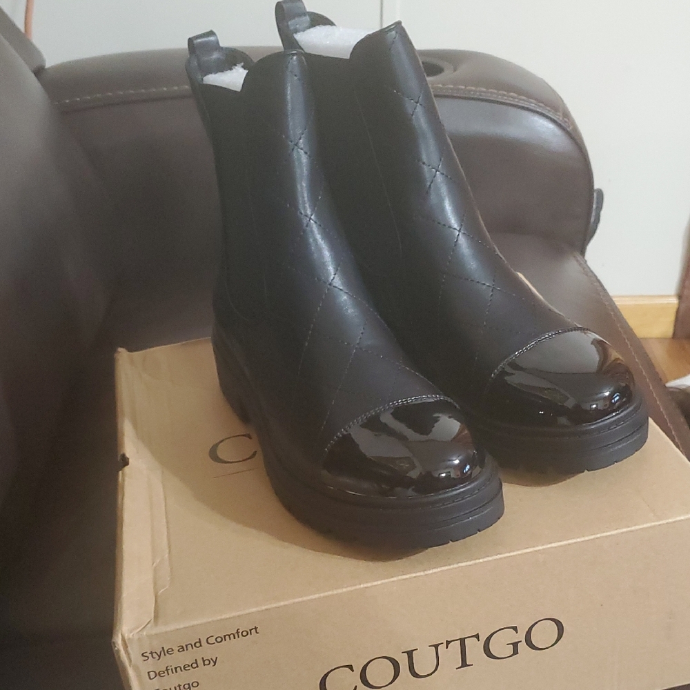 Coutgo Women's Black Quilted Ankle Boots